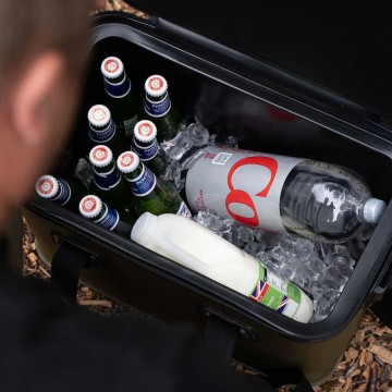 AVID CARP stormshield deluxe cooler 30 LTR
