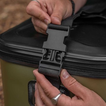 AVID CARP stormshield deluxe cooler 30 LTR