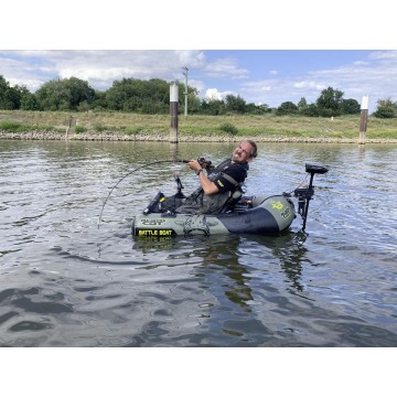 Battle Boat Set Black cat - Belly boat + Motore BC 2400 Black cat fishing