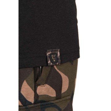 Fox Black/Camo Outline T-Shirt Fox articoli per la pesca