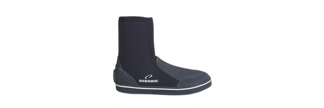 FOOTWEAR AND GLOVES